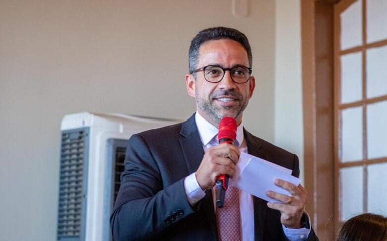 Paulo anuncia antecipação do salário dos servidores públicos estaduais