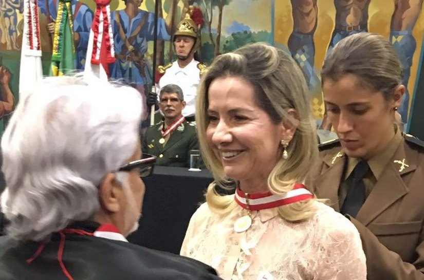 TCE/AL: Rosa Alburquerque agradece condecoração recebida em Minas Gerais