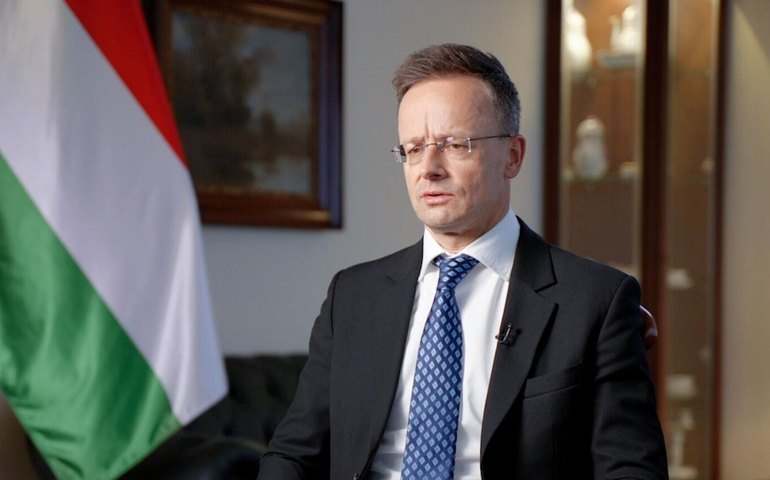 Chanceler húngaro acusa chefe da Otan de minar negociações de paz para a Ucrânia