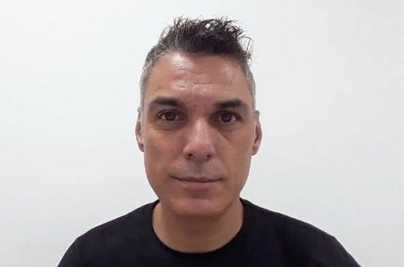 Da Quadra ao Microfone: Gilberto Santos, a Voz que Narra e Constrói o Futsal Brasileiro