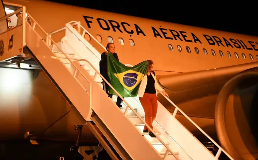 Aeronave da FAB com 8º grupo de repatriados de Israel deve chegar ao Brasil na segunda-feira