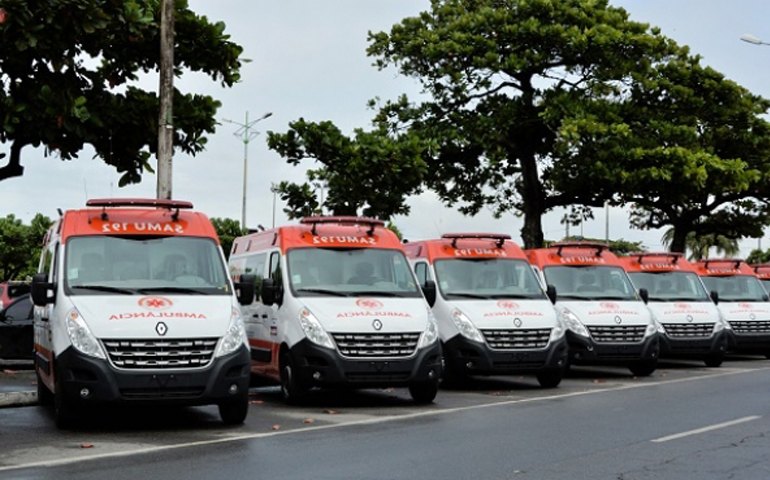 Governo entrega 20 novas ambulâncias e um helicóptero para reestruturação do Samu