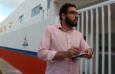 Secretário de Educação ouve demandas das escolas durante visita técnica às unidades