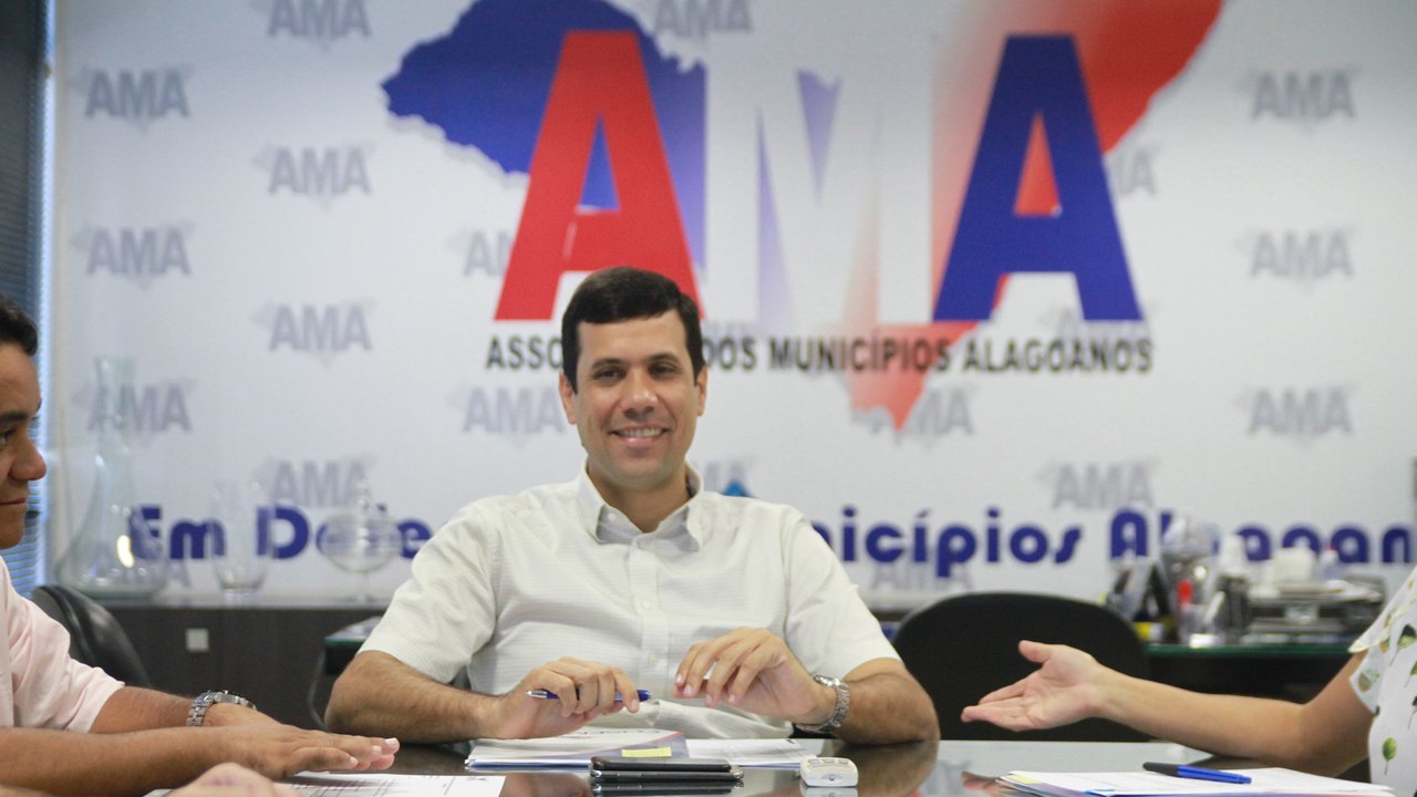 Presidente da AMA pede demissão do presidente da CASAL