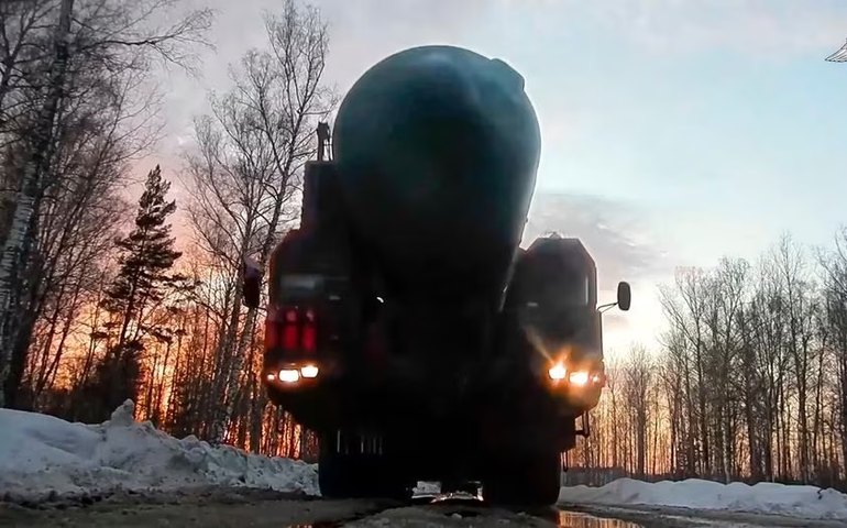 Rússia faz ensaios nucleares na Sibéria e suspende cooperação atômica com os EUA