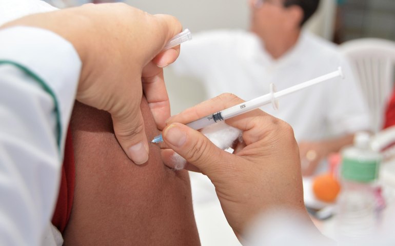 Coritiba 'adia' estreia de reforço em 14 dias por causa da falta de vacinação contra covid-19