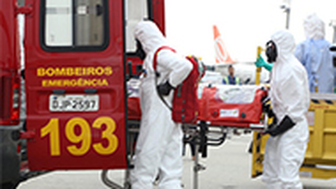 Simulado para caso suspeito de Ebola é realizado em São Paulo