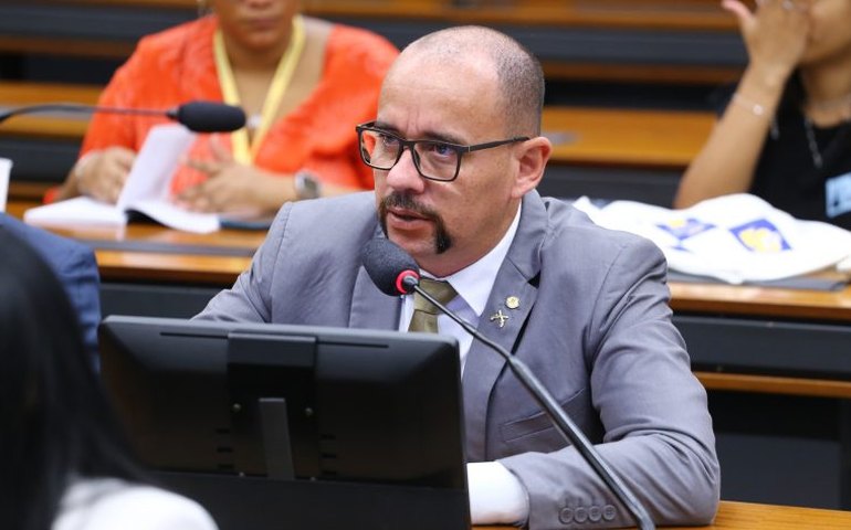 Comissão aprova projeto que prevê recompensa para quem reportar crime contra a administração pública