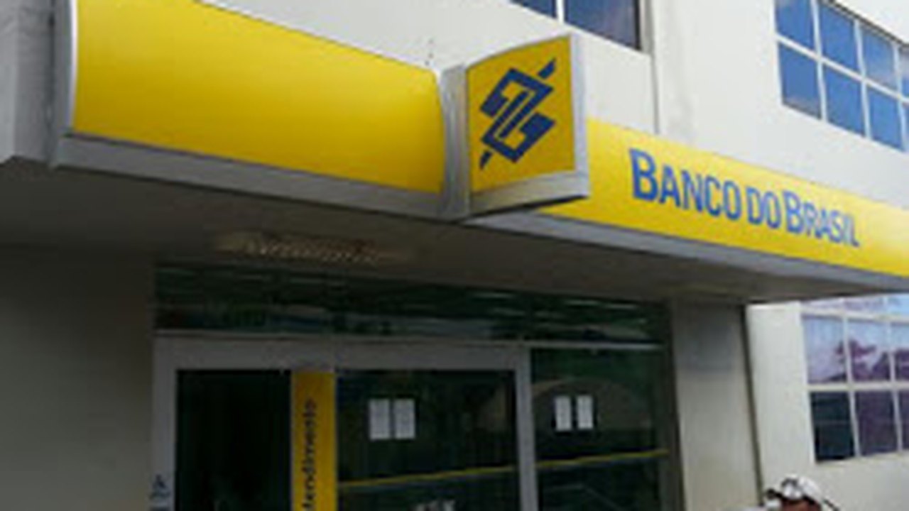 Bancos fecham amanhã (31) e reabrem na sexta-feira (02)