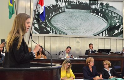 Projeto de Cibele Moura determina que condomínios denunciem violência contra a mulher