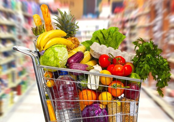 Sete dicas para montar uma lista de compras com foco em uma alimentação saudável