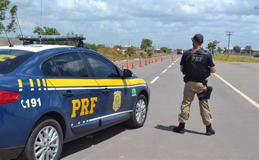 Em Rio Largo, homem morre carbonizado após acidente na BR-101