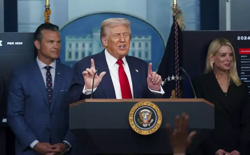 Trump descarta Zelensky em reunião com Putin e cita 'incômodo'