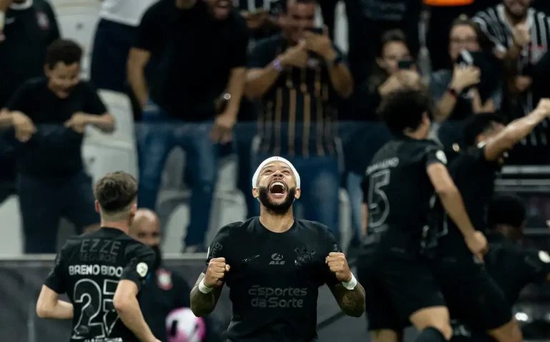 Depay e Yuri Alberto brilham com números impressionantes e ressuscitam o Corinthians no ano