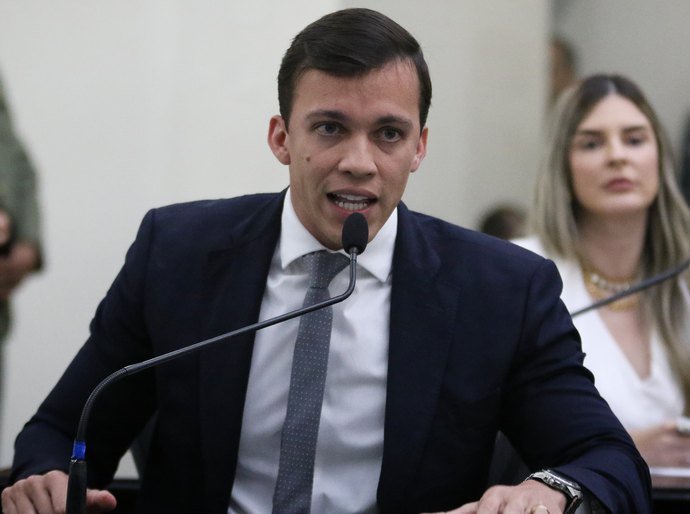 Parlamento da ALE homenageia personalidades do Direito na tarde desta terça-feira (30)