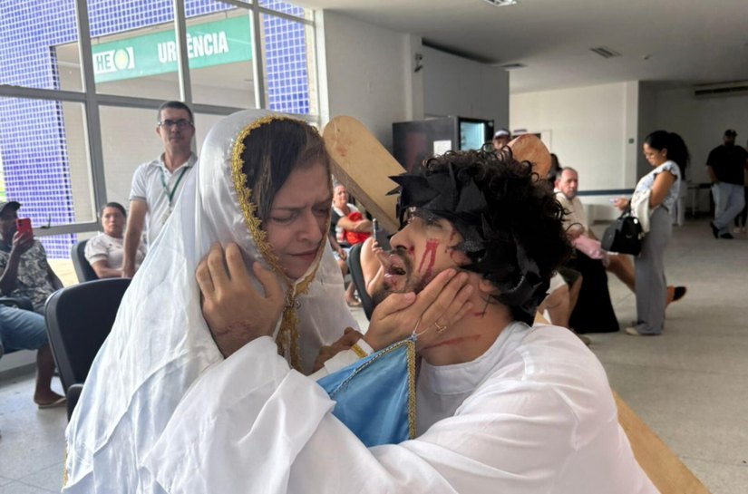 Encenação da Paixão de Cristo mobiliza pacientes e profissionais do Hospital de Emergência do Agreste