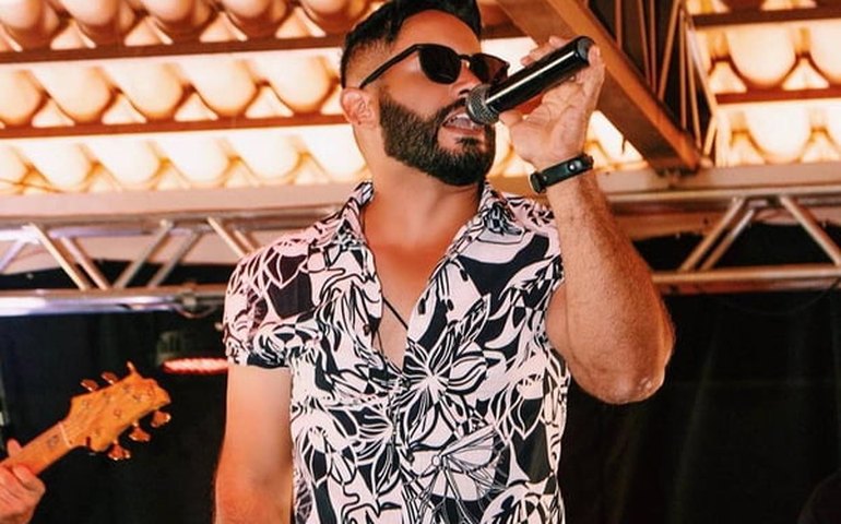 Cantor sertanejo é atropelado ao socorrer vítima de outro acidente em Goiás