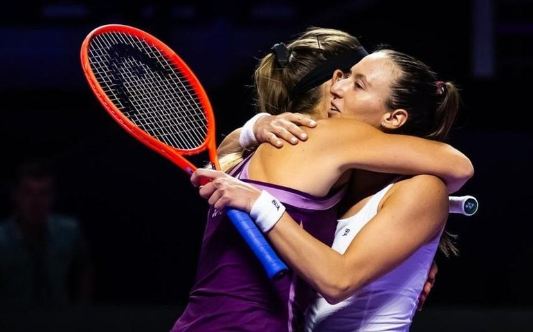 Stefani garante Brasil pela 1ª vez em decisão feminina do WTA Finals