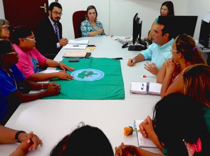 Slum apresenta ao MPT/AL proposta de contratação para cooperativas