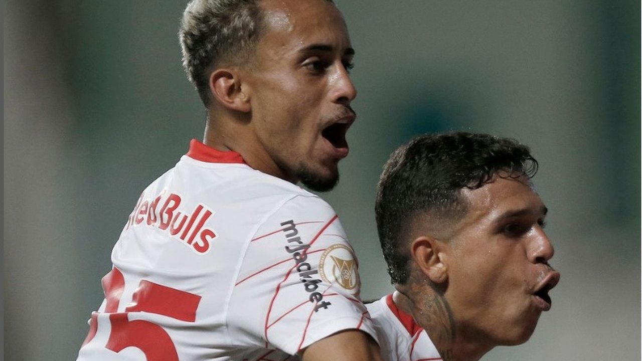 Cleiton pega pênalti, Red Bull Bragantino derrota América, em Belo Horizonte, e entra no G-4
