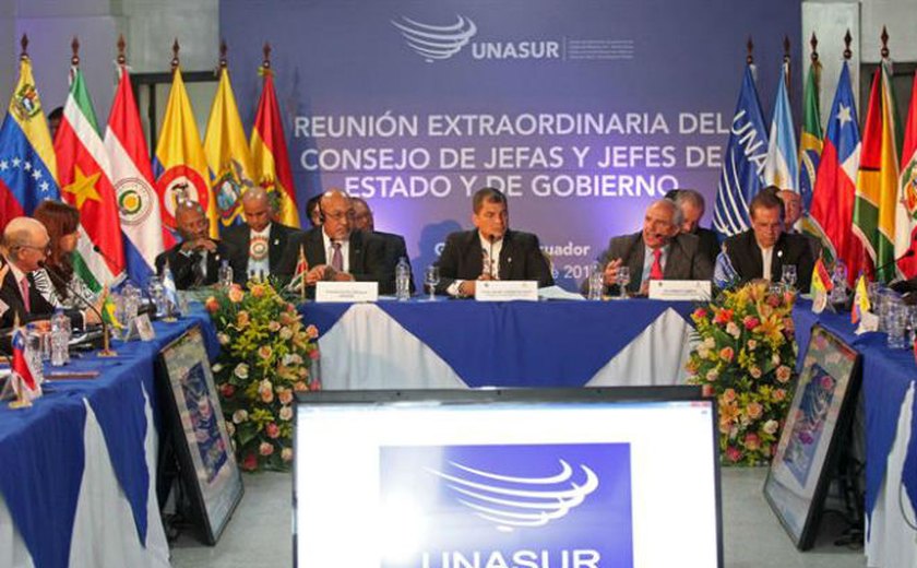 Em reunião no Equador, Unasul inaugura sede e adota cidadania sul-americana