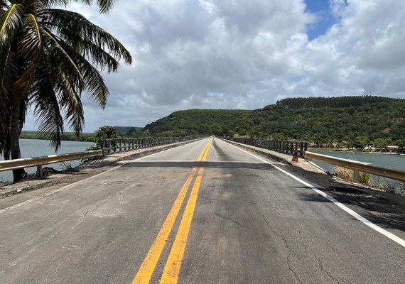 DER restaura cabeceira da ponte sobre o Rio São Miguel em Roteiro