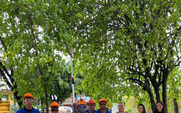 Saúde do Trabalhador reforça segurança laboral em ação de poda de árvores em Maceió