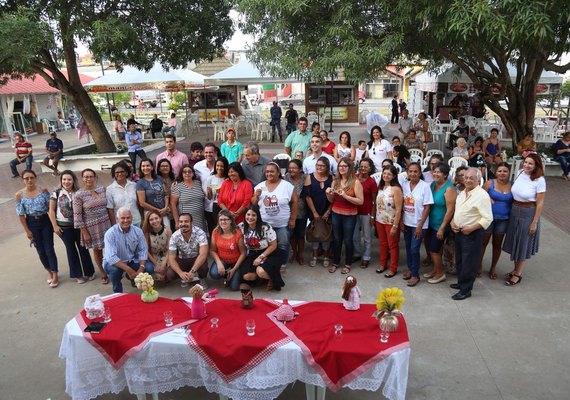 Artesãos arapiraquenses recebem carteirinha nacional durante solenidade