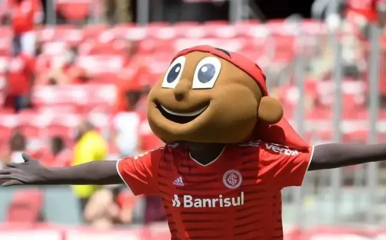 Mascote do Internacional é indiciado por importunação sexual no Gre-Nal