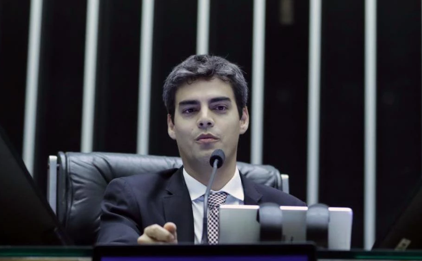 Projeto propõe fim de diploma para 106 profissões no Brasil