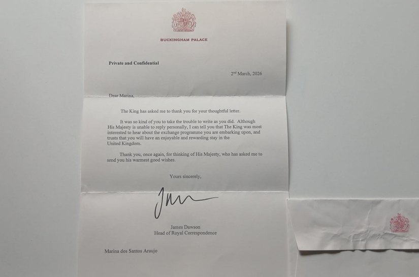 Rei Charles III demonstra interesse pelo 'Daqui pro Mundo' em carta a estudante de Alagoas