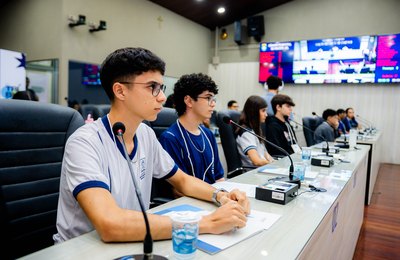 Estudantes protagonizam debate sobre a Constituição na Câmara de Maceió