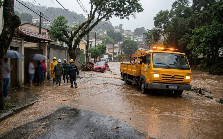 Chuvas fortes causam alagamentos e transtornos em Petrópolis, região serrana do Rio