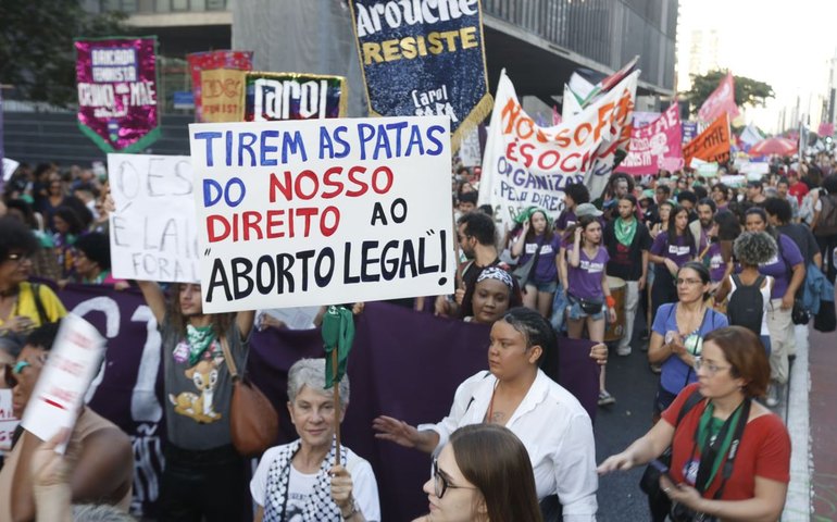 Ataque a aborto legal espalha 'pânico moral', diz dirigente do Conanda
