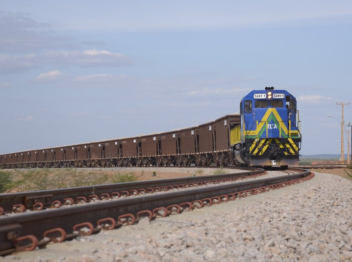 Leilão levanta R$ 800 milhões para ferrovia Transnordestina