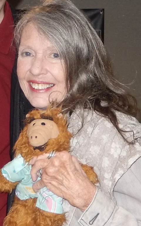 Morre Anne Schedeen, atriz de ‘ALF, o ETeimoso’, aos 77 anos