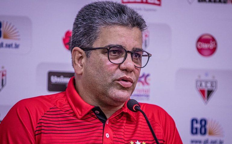 Após ser campeão em Goiás, Marcelo Cabo é anunciado como novo técnico do Vasco