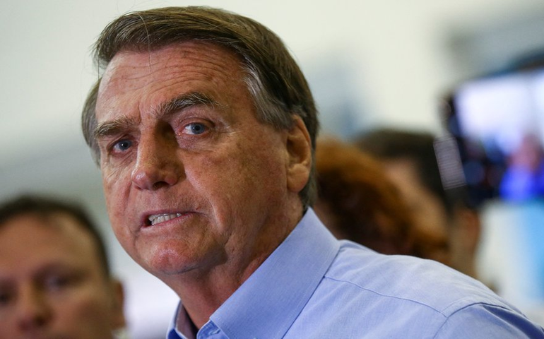 Sem poder ir à posse de Trump, Bolsonaro participa de oração nos EUA por videochamada