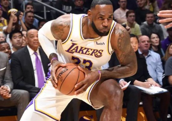Sem Anthony Davis, LeBron James lidera Lakers na 7ª vitória consecutiva na NBA
