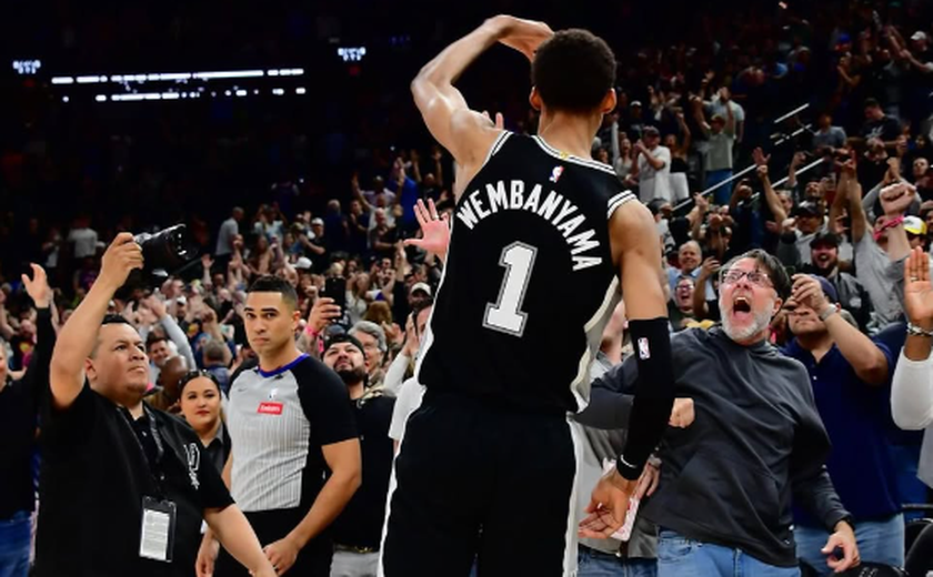 Wembanyama brilha e lidera vitória dos Spurs em jogo da NBA em Paris