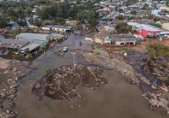 Comissão do Rio Grande do Sul discute deslocamentos em massa da população