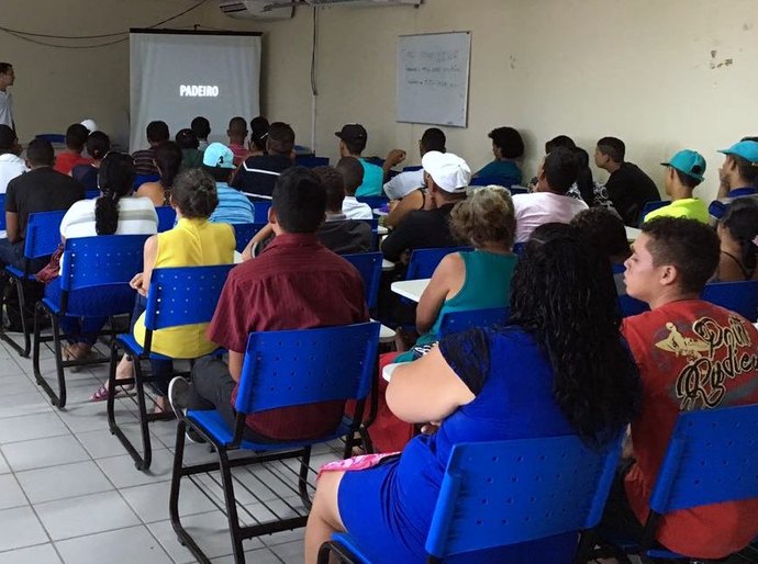 Jovens socioeducandos conhecem cursos ofertados pela Semas