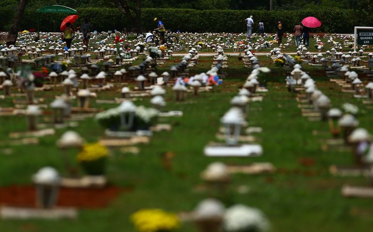 Juiz de Tocantins manda investigar oficial de Justiça que tentou intimar morto em cemitério