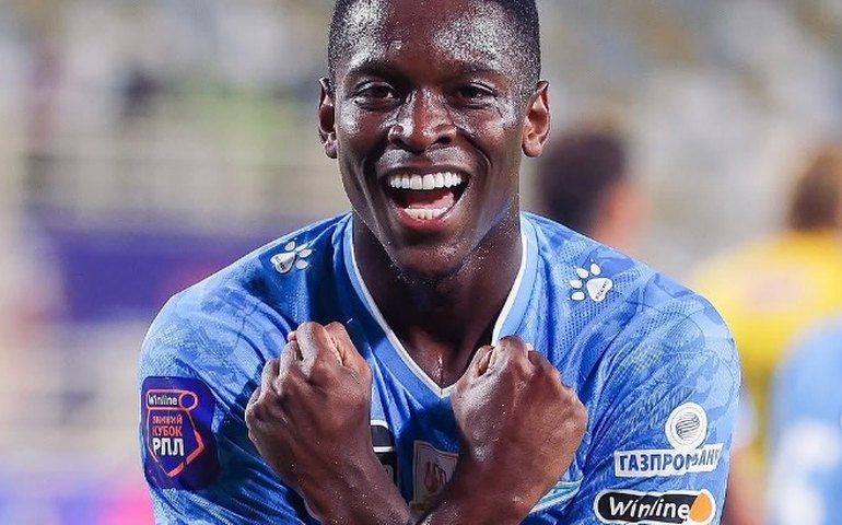 Luiz Henrique e Douglas Santos têm dificuldades para deixar Moscou, e apresentação à seleção adiada