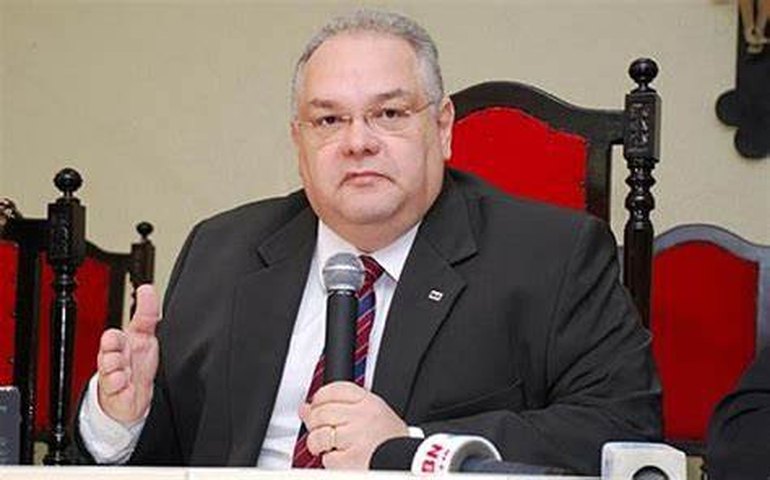 Velório de Omar Coelho será na tarde desta sexta-feira, na sede da OAB