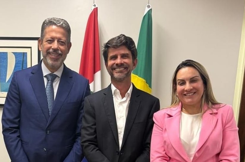 Investimentos de R$ 43 milhões na saúde de União impulsionam apoio de Junior Menezes a Arthur Lira rumo ao Senado em 2026