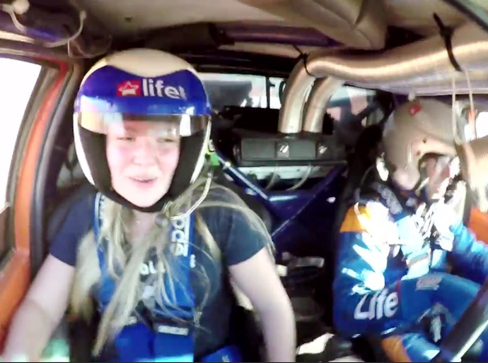 Em novo vídeo, Outback leva clientes para uma experiência radical com piloto do Rally dos Sertões