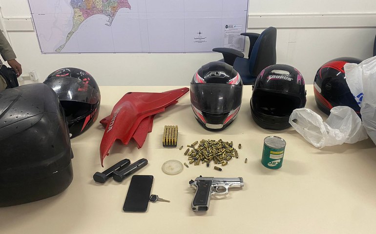 Pistola Taurus 380 sem registro com dois carregadores está entre o material apreendido em Operação nesta sexta
