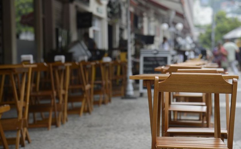 Prefeitura regulamenta permissão para mesas e cadeiras ao ar livre