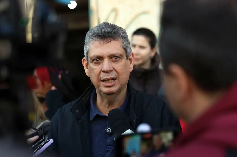 Macêdo diz que derrubada de decreto do IOF foi derrota do país